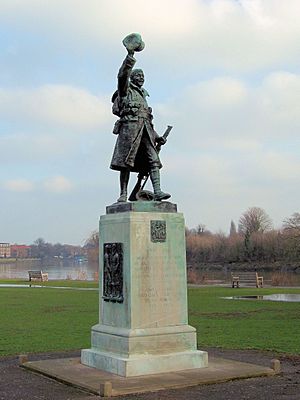 Twickenham War Memorial, London (cropped)