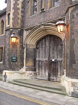 Visitors' Entrance - Queens' College - geograph.org.uk - 1111497
