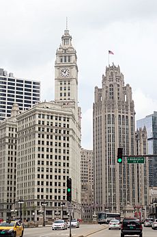 Wrigley-Building-and-Tribune-Tower-01