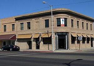 Bank of Chowchilla Bldg, Chowchilla, CA (cropped)