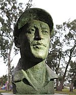 Bust of Vic Richardson.jpg