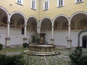 Chiostro palazzo di città Campagna