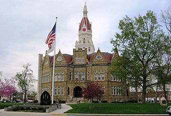 Courthouse, Pike County, Illinois.jpg