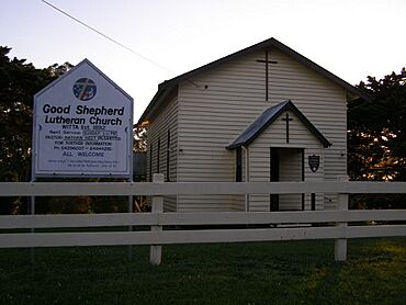 Good Shepherd Lutheran Church, Witta, 2006.jpg