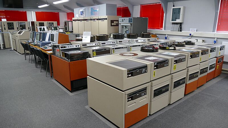ICL 2966 Mainframe TNMOC-CP