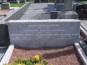 Maud Gonne's headstone