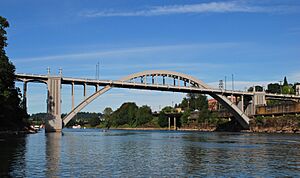 Oregon City Bridge wide view from fishing dock (2013) - 2