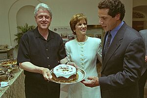 President Bill Clinton at a movie screening outside the Family Theatre of the White House (09)