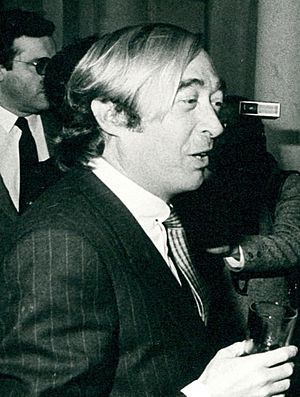 (Oneto) Leopoldo Calvo Sotelo conversa con el periodista José Oneto. Pool Moncloa. 17 de diciembre de 1981 (cropped).jpeg