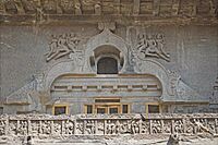 1 façade du Chaitya Griha Vishvakarma Cave 10 Ellora India