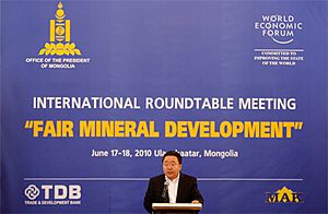 Elbegdorj speaking at Fair Mineral Development roundtable