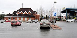 Helluntaiseurakunta, Pentecostal church, магазин , market - panoramio