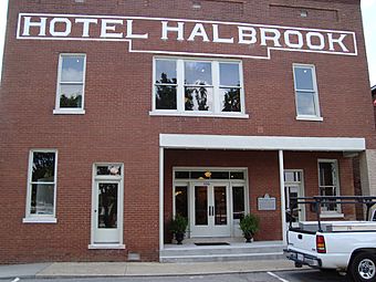 Hotel Halbrook.jpg