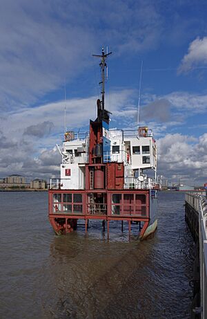 London MMB »004 Thames Path