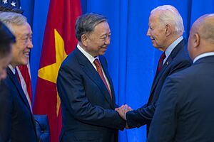 President Joe Biden greets Vietnamese President Tô Lâm (54022248467)