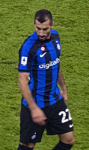 Serie A 2023-01-04 Inter Milan x SSC Napoli - Mkhitaryan (cropped)