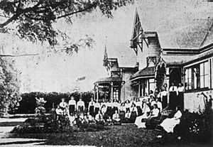 StateLibQld 1 153723 Pupils and staff of Spreydon Girls' College, ca. 1914