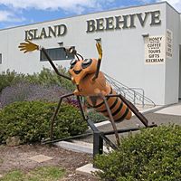 The Big Bee, Kingscote SA.JPG