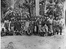 Tropenmuseum Royal Tropical Institute Objectnumber 60008905 Een groep Arowakken en Karaiben in fe