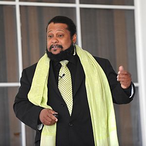 Tyrone Hayes at King University in 2013 (10680719164).jpg