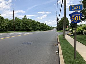 2018-05-20 12 43 57 View east along Middlesex County Route 501 (New Durham Road) at Talmadge Road in Edison Township, Middlesex County, New Jersey