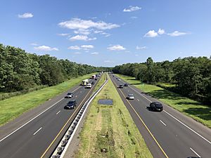 2021-08-24 15 34 07 View east along New Jersey State Route 24 from the overpass for Triborough Road in Chatham, Morris County, New Jersey