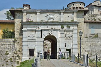 Brescia Castello fortificazioni ingresso 500esco
