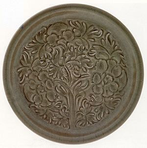 Chinese bowel, Northern Sung dynesty, 11th or 12th century, porcelaneous pottery with celadon glaze, Honolulu Academy of Arts