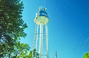 Claremont-water-tower-il