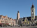 Dendermonde, stadhuis en monumentale panden op Grote Markt foto2 2010-10-09 14.59