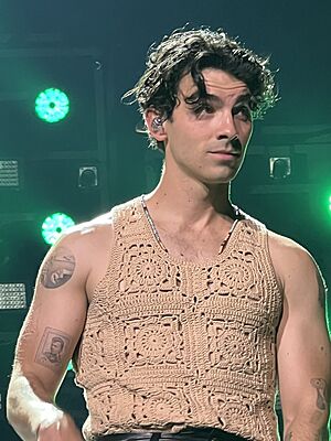 Joe Jonas Raleigh 928.jpg