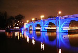 Kingston Bridge at night.jpg