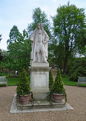 Replica of J. M. Rysbrack's statue of Hans Sloane, Chelsea Physic Garden