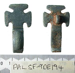 Small long brooch (FindID 87012)