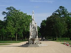 Statue in Regent's Park - geograph.org.uk - 1434438