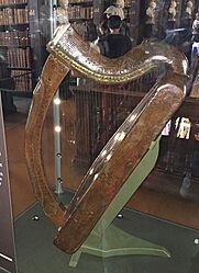 Trinity College harp, Dublin, Ireland, 2017 (cropped2).jpg