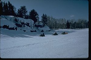 Voya-ImageF 00008 (winter snowmobile)