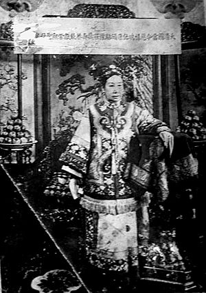 Empress Dowager Cersei Standing