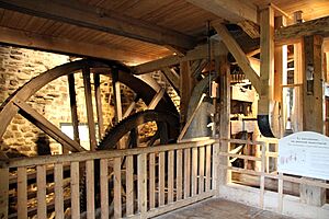 04939-Moulin a eau Isle-aux-Coudres - 010