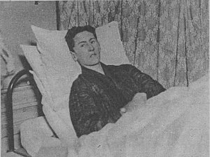 219 16 Fullard blessé sur son lit d'hôpital