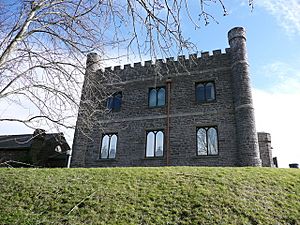 Abergavenny Castle 1.jpg