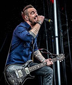 Adam Gontier in performance