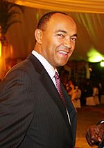 Assistant Minister Peter Kenneth.jpg