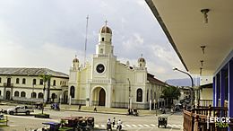 Catedral de Moyobamba 2012 desde la municipalidad.jpg