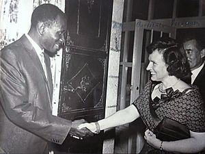 Francisca Fernandez-Hall, ambassador of Guatemala, received by Joseph Makosso, ambassador of Congo Brazzaville, celebrating at his residence the congolese national day, 15 august 1964, Jerusalem.jpg