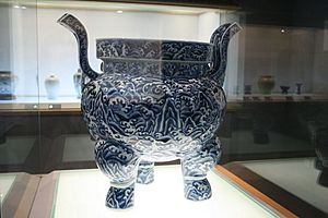 Ming Dynasty porcelain ding vessel, Xuande Reign Period