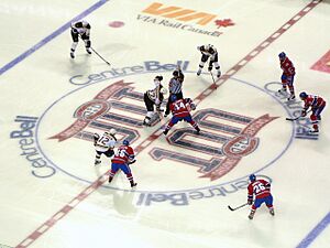 Mise au jeu BOS @ MTL Faceoff