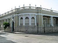 Museo de la Música Puertorriqueña, C. Isabel y C. Salud, Barrio Tercero, Ponce, Puerto Rico, mirando al sureste (IMG 2958)