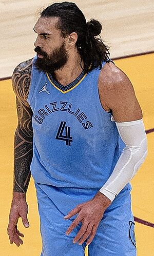 Steven Adams (51813714196) (cropped).jpg