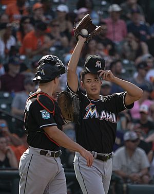 Wei-Yin Chen with catcher JT Realmuto on June 16, 2018